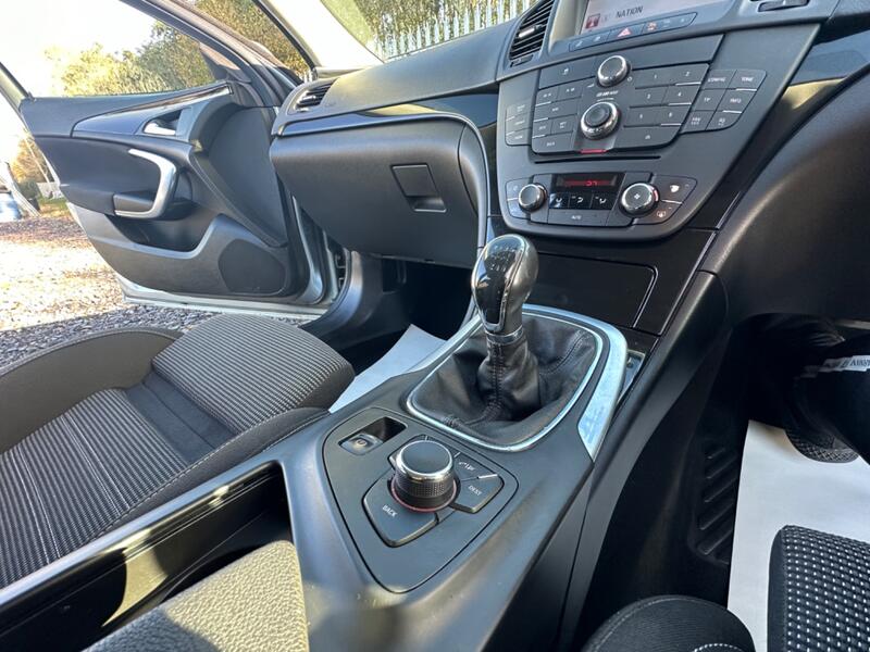 VAUXHALL INSIGNIA