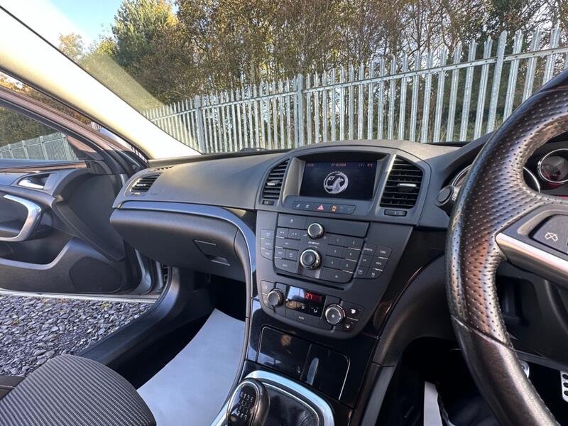 VAUXHALL INSIGNIA