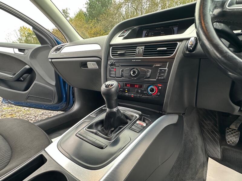 AUDI A4 AVANT