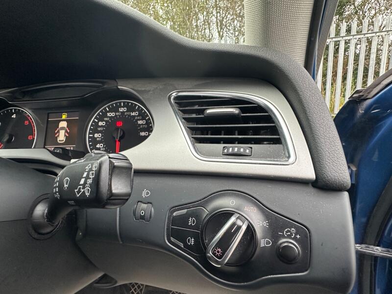 AUDI A4 AVANT