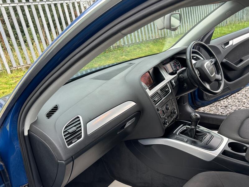 AUDI A4 AVANT