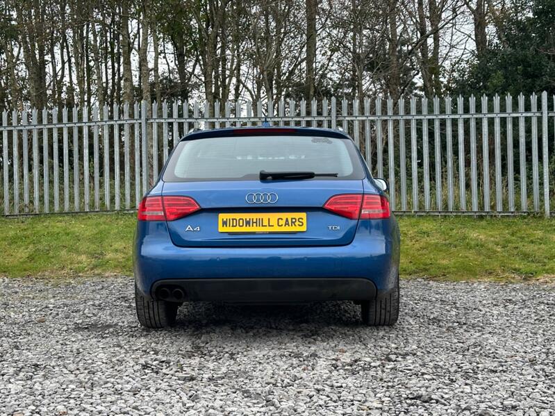 AUDI A4 AVANT