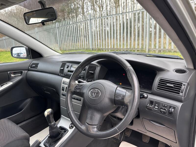 TOYOTA COROLLA