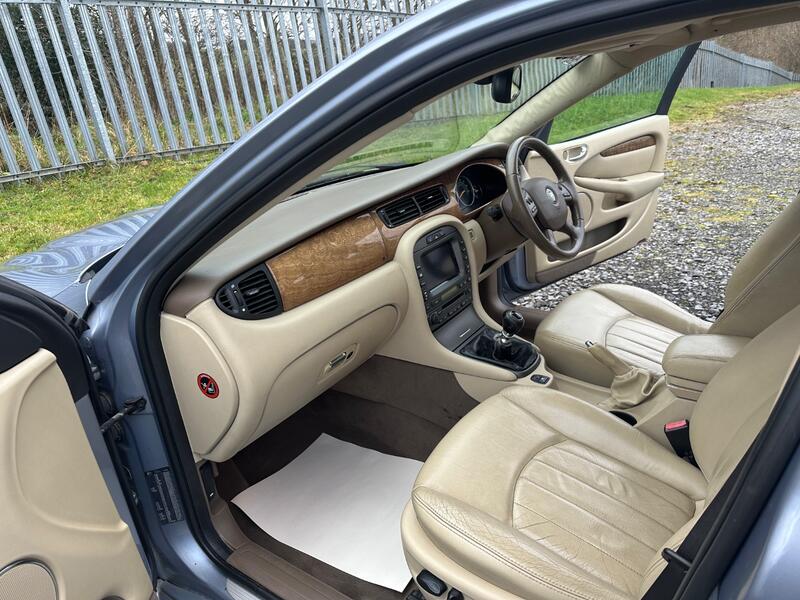 JAGUAR X-TYPE