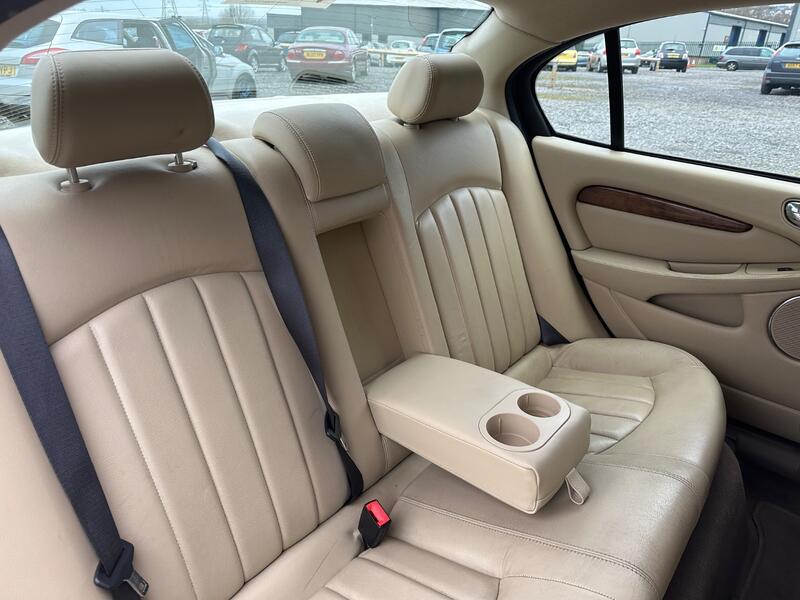 JAGUAR X-TYPE
