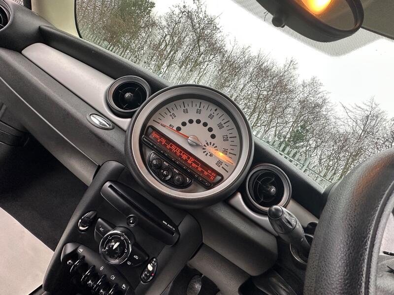 MINI HATCH