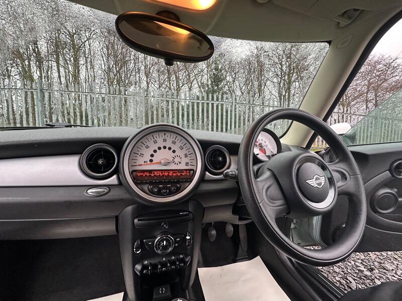 MINI HATCH