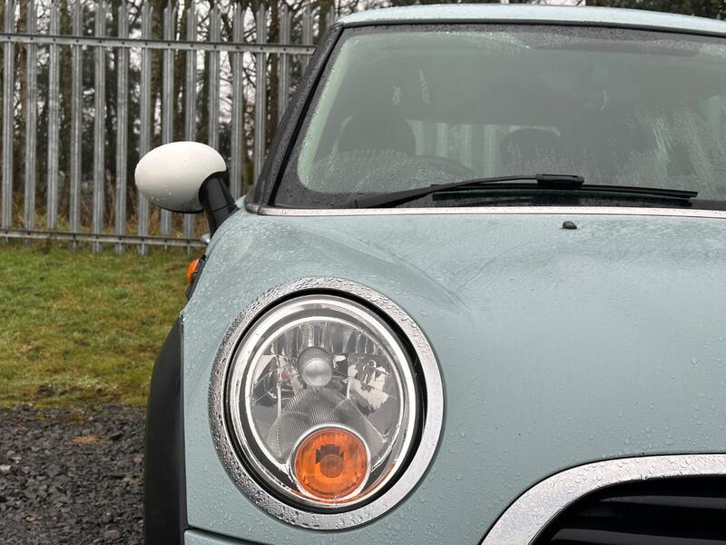 MINI HATCH