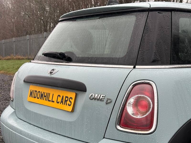 MINI HATCH