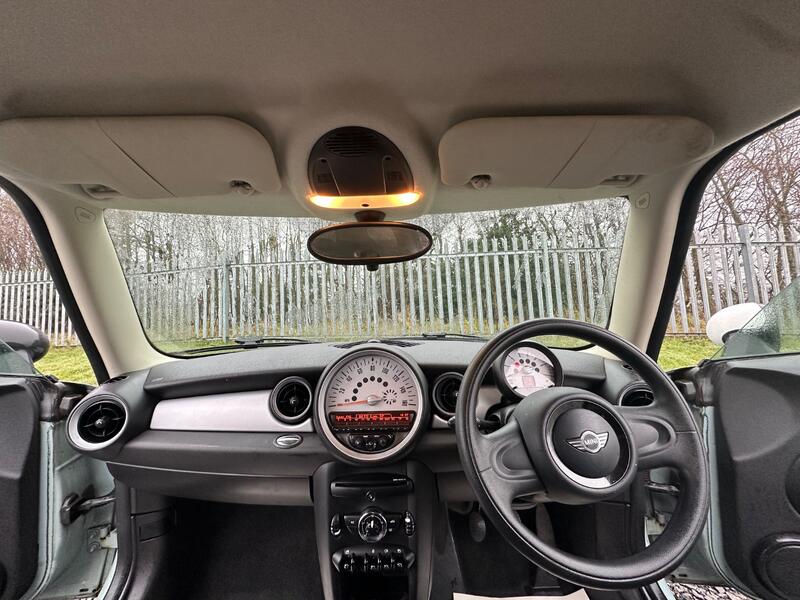 MINI HATCH