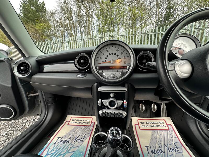 MINI HATCH