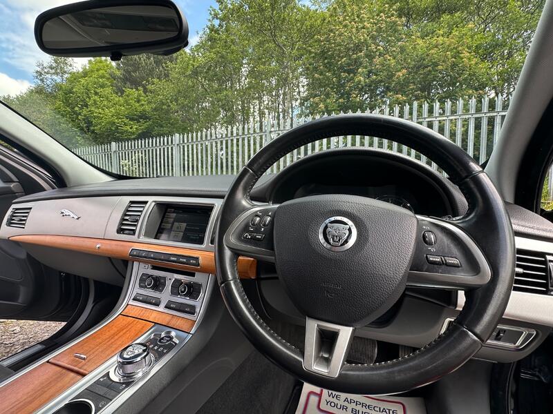 JAGUAR XF