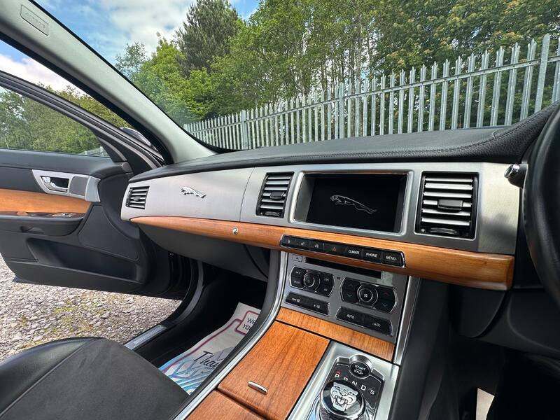 JAGUAR XF